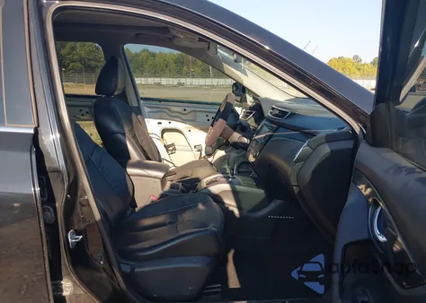 2015 Nissan Rogue Sl z USA, uszkodzony, nr VIN 5N1AT2MT0FC861774